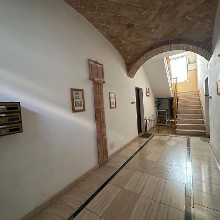 Casa Susanna - Delizioso Piano Terra, Centralissimo, Superservito, Tranquillo, Appena Fuori Ztl Parcheggio Libero Terni Eksteriør billede